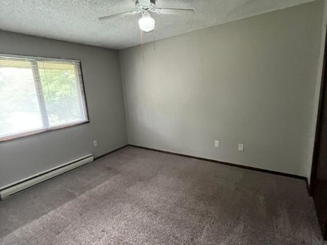 2 BR, 1 BA Apartment 719 1st Ave W, Newton, IA 50208