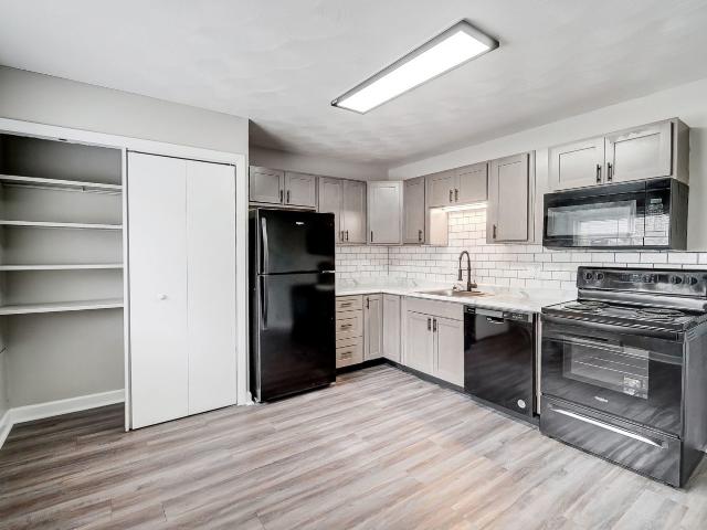 2 BR, 1 BA Apartment 7214 Hickory Creek Rd Unit 7115A3, Fort Wayne, IN 46809