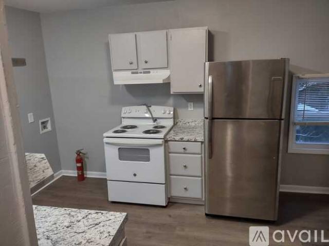 2 BR, 1 BA Apartment 724 Ben Hur Ave, Knoxville, TN 37915