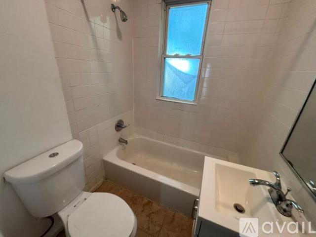 2 BR, 1 BA Apartment 72 Rose Ave, Unit APT 2R, Jersey City, NJ 07305