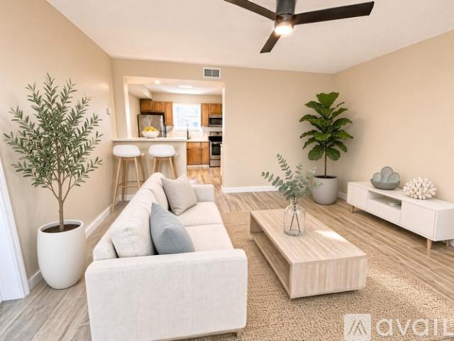 2 BR, 1 BA Apartment 730 North Grandview Avenue, Unit 1, Daytona Beach, FL 32118