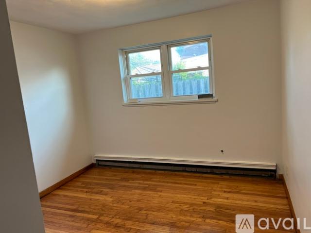 2 BR, 1 BA Apartment 737 May St, Unit 1W, Calumet City, IL 60409