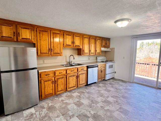 2 BR, 1 BA Apartment 7 Rocky Hill Rd, Somersworth, NH 03867