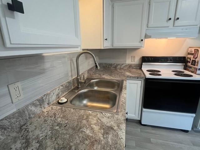 2 BR, 1 BA Apartment 8425 Colwyn Court, Unit 3, Youngstown, OH 44512