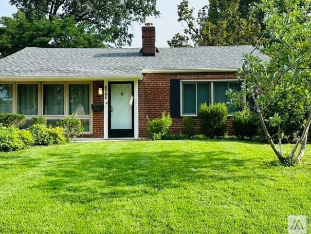2 BR, 1 BA Apartment 8506 Eulalie Avenue, Brentwood, MO 63144
