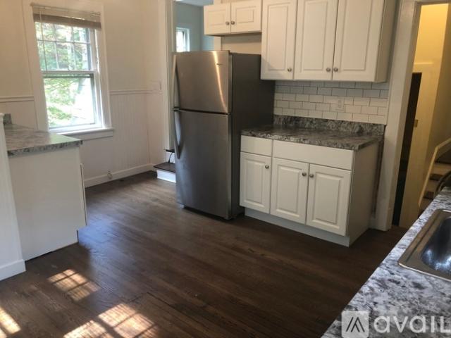 2 BR, 1 BA Apartment 857 Main St, Unit B, Monroe, CT 06468