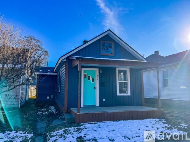 2 BR, 1 BA Apartment 869 3rd St, Logan, OH 43138