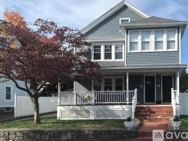 2 BR, 1 BA Apartment 86 Querida Street, Unit 86, Fairfield, CT 06825