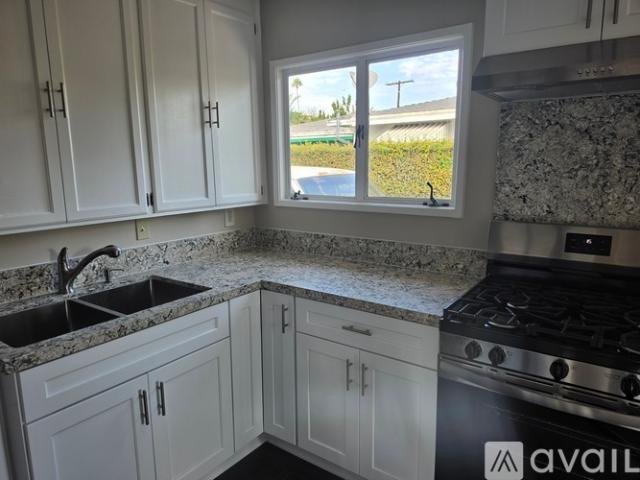 2 BR, 1 BA Apartment 8733 Tilden Ave, Los Angeles, CA 91402