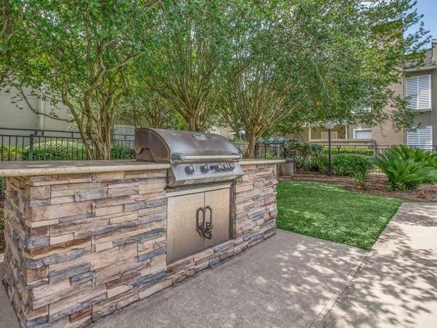 2 BR, 1 BA Apartment 8740 Westheimer Rd Unit B2 015, Houston, TX 77063
