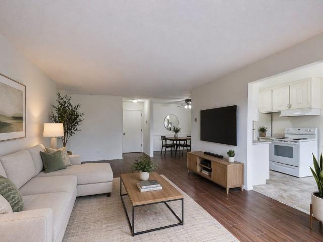 2 BR, 1 BA Apartment 885 Highway 36 W Unit 211, Saint Paul, MN 55113