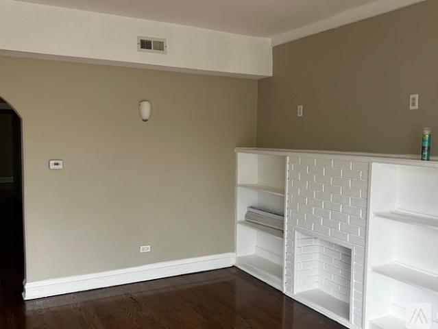 2 BR, 1 BA Apartment 8007 S Indiana Ave, Unit apt 2 Second Floor, Chicago, IL 60619