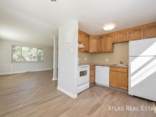 2 BR, 1 BA Apartment 800 N Miller Court, Lakewood, CO 80215