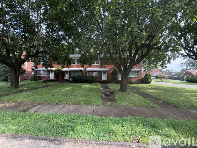 2 BR, 1 BA Apartment 805 Spangler St NE, Unit NONE, Canton, OH 44714