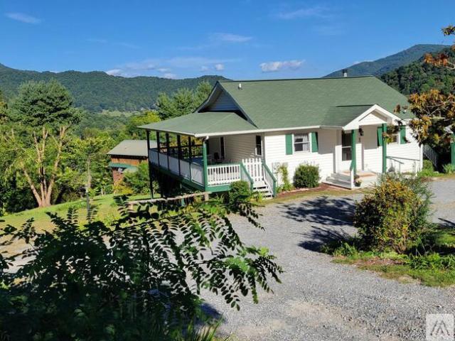 2 BR, 1 BA Apartment 80 Mc Intosh Lane, Unit B, Maggie Valley, NC 28786