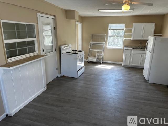 2 BR, 1 BA Apartment 811 Dallas St, Rockport, TX 78382
