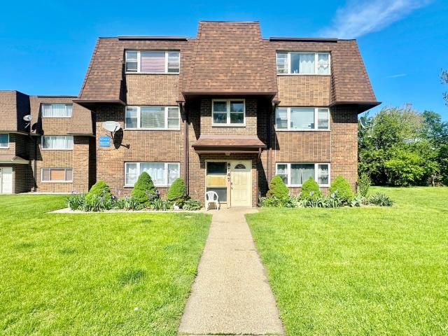 2 BR, 1 BA Apartment 8147 Ogden Ave, Lyons, IL 60534