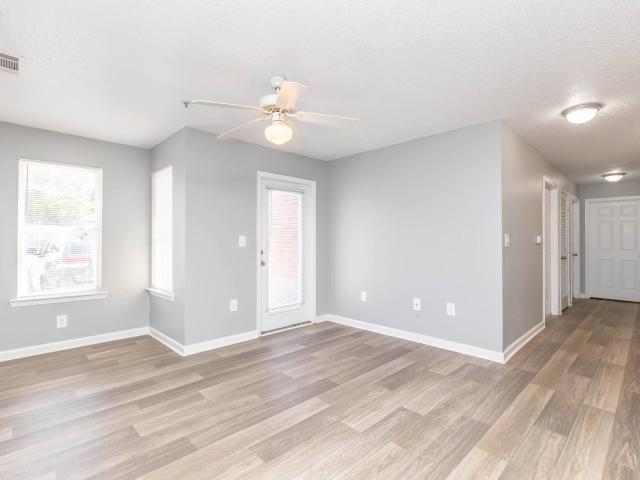 2 BR, 1 BA Apartment 814 17th Avenue North Unit 208, Nashville, TN 37203