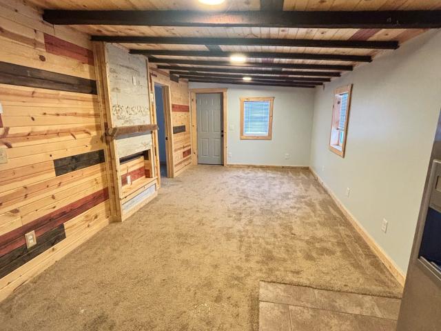 2 BR, 1 BA Apartment 815 Salmon Ave, South Beloit, IL 61080
