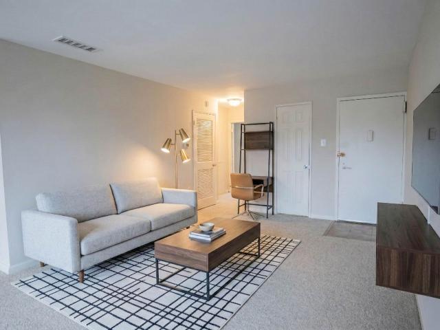 2 BR, 1 BA Apartment 8201 Henry Avenue Unit O 21, Philadelphia, PA 19128
