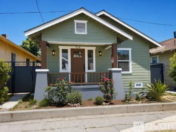 2 BR, 1 BA Apartment 824 Aragon Avenue, Los Angeles, CA 90065