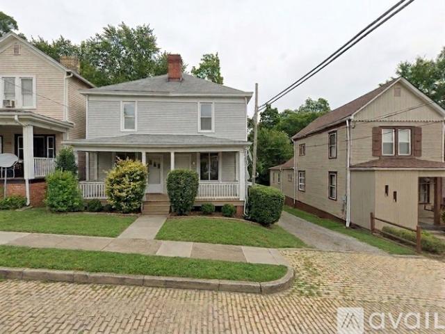 2 BR, 1 BA Apartment 828 Chester Avenue, Unit #B, East Liverpool, OH 43920