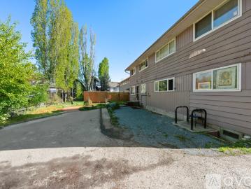 2 BR, 1 BA Apartment 8322 Wabash Ave S, Unit 8324 A, Seattle, WA 98118
