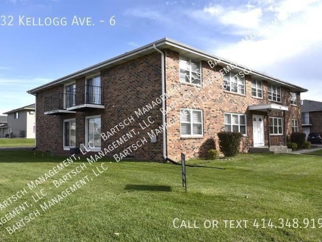 2 BR, 1 BA Apartment 832 Kellogg Ave Janesville, WI 53546