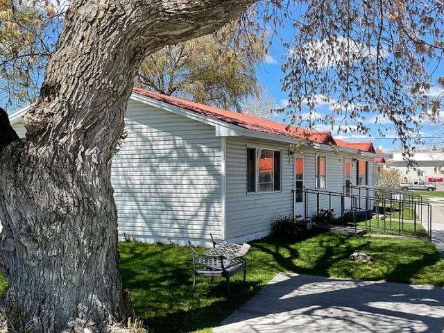 2 BR, 1 BA Apartment 835 West Main St St. Anthony, ID 83445