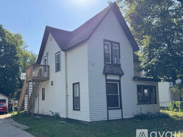 2 BR, 1 BA Apartment 8th St, Unit 743 1/2, Beloit, WI 53511