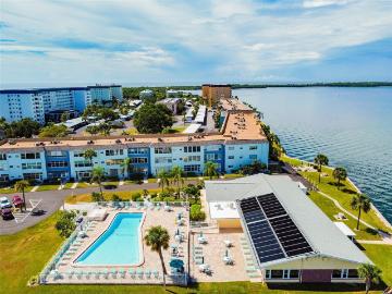 2 BR, 1 BA Apartment 8 Glencoe Place, Dunedin, FL 34698