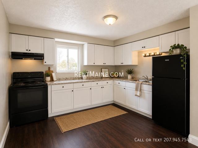 2 BR, 1 BA Apartment 8 Hillside Ln. Apt Lewiston, ME 04240