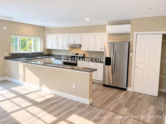 2 BR, 1 BA Apartment 8 Jefferson Way Apt Ellsworth, ME 04605