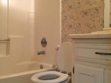2 BR, 1 BA Apartment 8 Southern Ct, Statesboro, GA 30458
