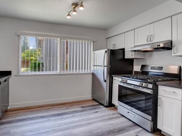 2 BR, 1 BA Apartment 940 Fulton Avenue Unit 3, Sacramento, CA 95825