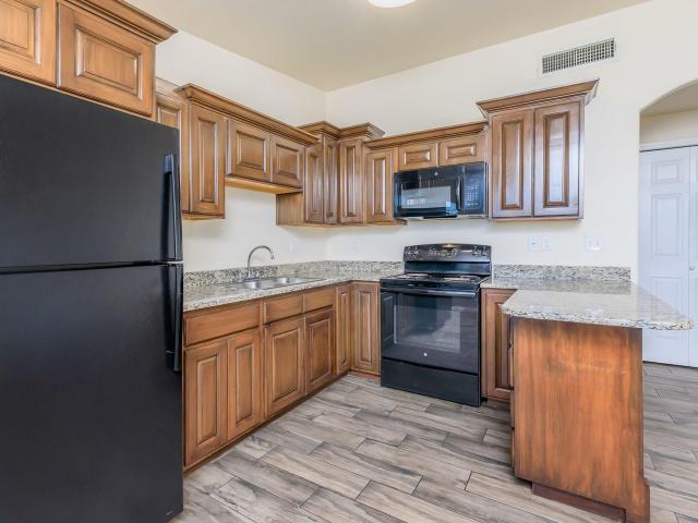 2 BR, 1 BA Apartment 9431 North Loop Drive Unit 61, El Paso, TX 79907