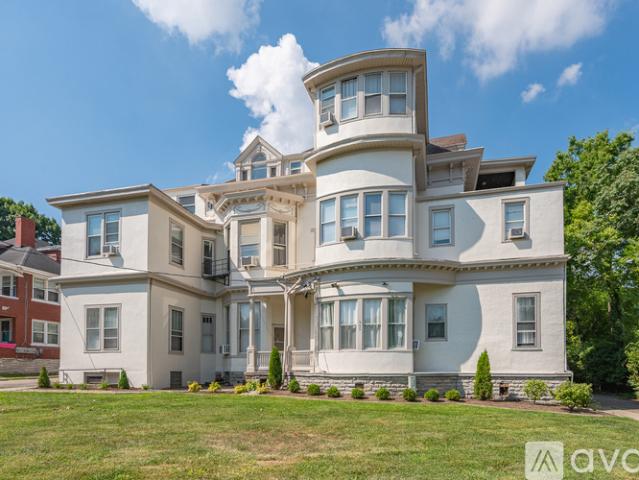 2 BR, 1 BA Apartment 945 Dana Ave, Unit 22, Cincinnati, OH 45229