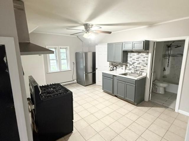 2 BR, 1 BA Apartment 94 Cumerford Street, Unit 2, Providence, RI 02909