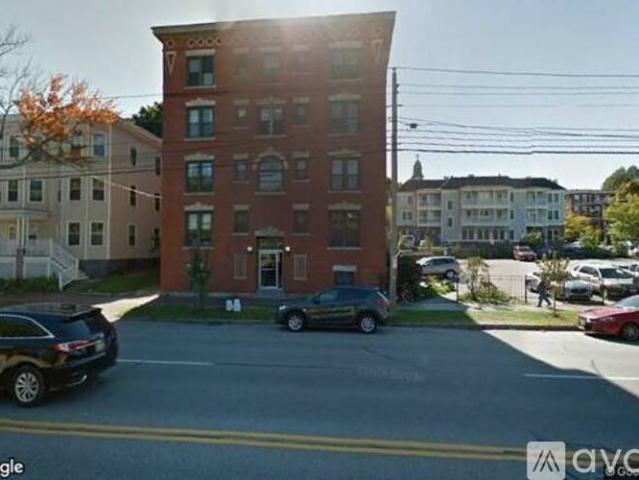 2 BR, 1 BA Apartment 94 Park Ave, Unit 10, Portland, ME 04101