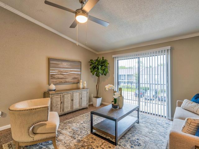 2 BR, 1 BA Apartment 950 FM 1959 Rd Unit 210, Houston, TX 77034