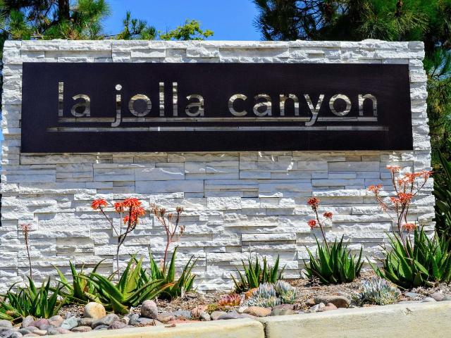 2 BR, 1 BA Apartment 9515 Genesee Avenue Unit 608, San Diego, CA 92121