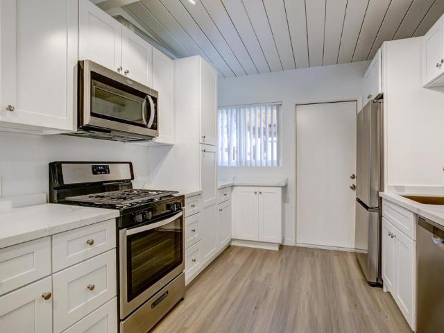 2 BR, 1 BA Apartment 956 West 10th Ave, Escondido, CA 92025