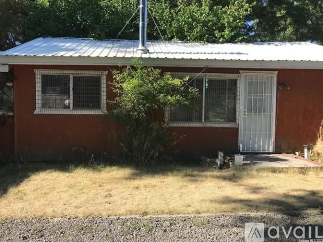 2 BR, 1 BA Apartment 95 1 2 Ash St, Susanville, CA 96130