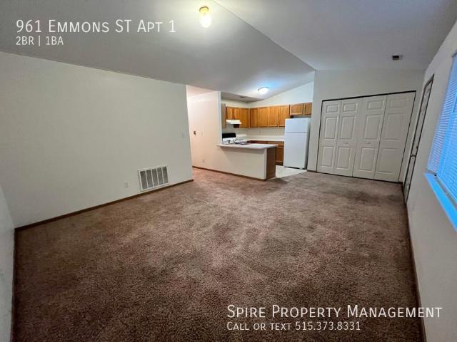 2 BR, 1 BA Apartment 961 Emmons ST Apt 1, Hiawatha, IA 52233