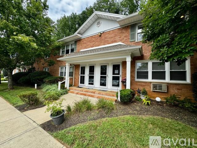 2 BR, 1 BA Apartment 96 East Avenue Apt 15, Atlantic Highlands, NJ 07716