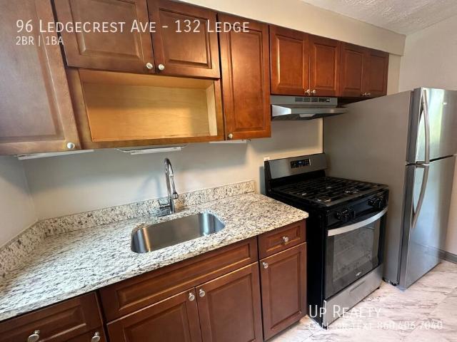 2 BR, 1 BA Apartment 96 Ledgecrest Ave, New Britain, CT 06051