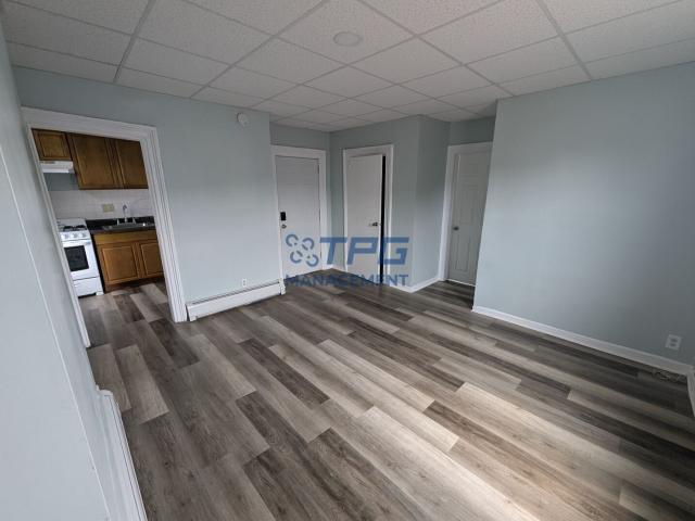 2 BR, 1 BA Apartment 96 Summer Avenue, Newark, NJ 07104