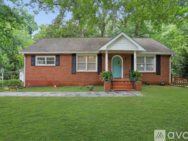 2 BR, 1 BA Apartment 980 Brookdale Drive, Unit A, East Point, GA 30344