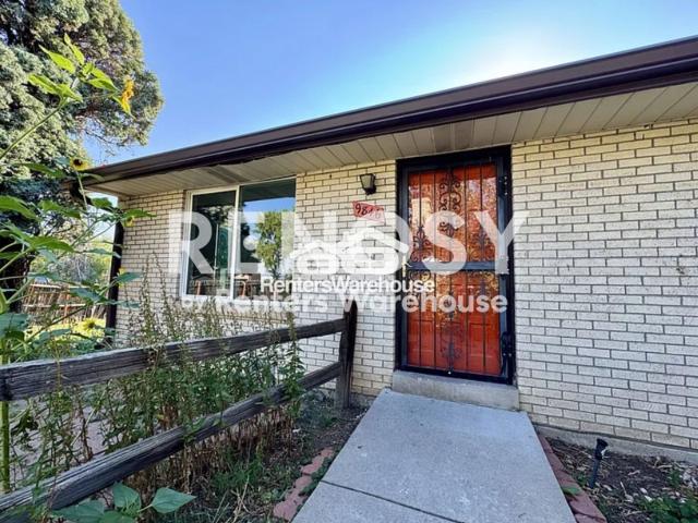2 BR, 1 BA Apartment 9846 W 22nd place, Lakewood, CO 80215