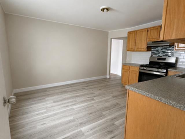 2 BR, 1 BA Apartment 98 Mount Vernon Place, Newark, NJ 07106